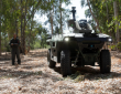 Izrael prezentuje nowego półautonomicznego robota z karabinami maszynowymi